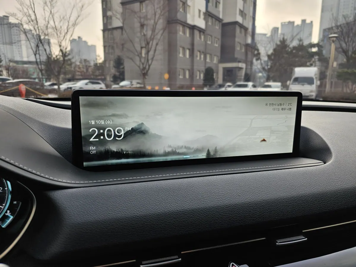 Genesis G80 sedan details