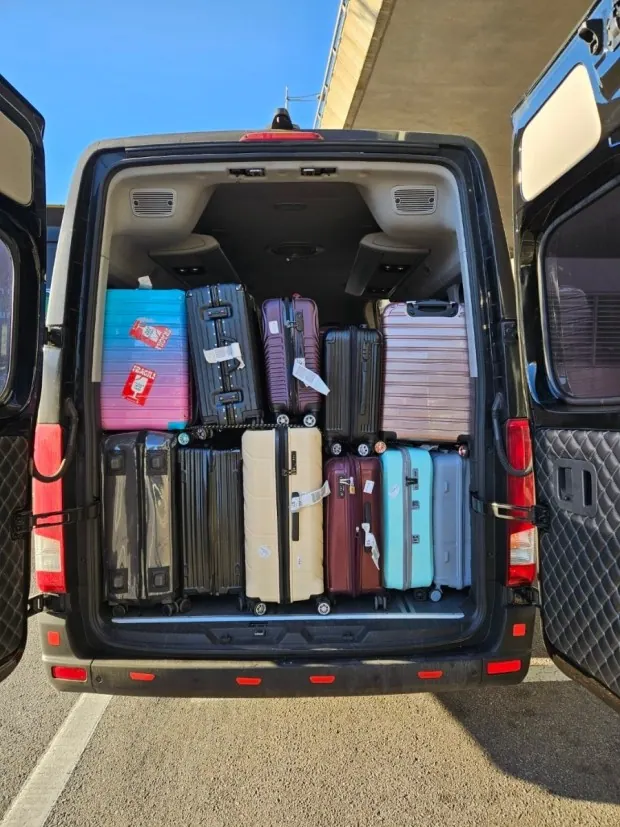 Hyundai Solati 15-seater details