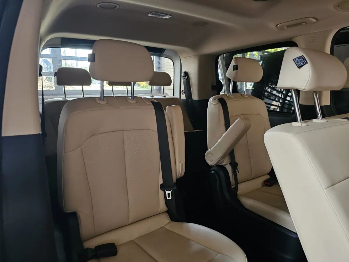 Staria 11seater details