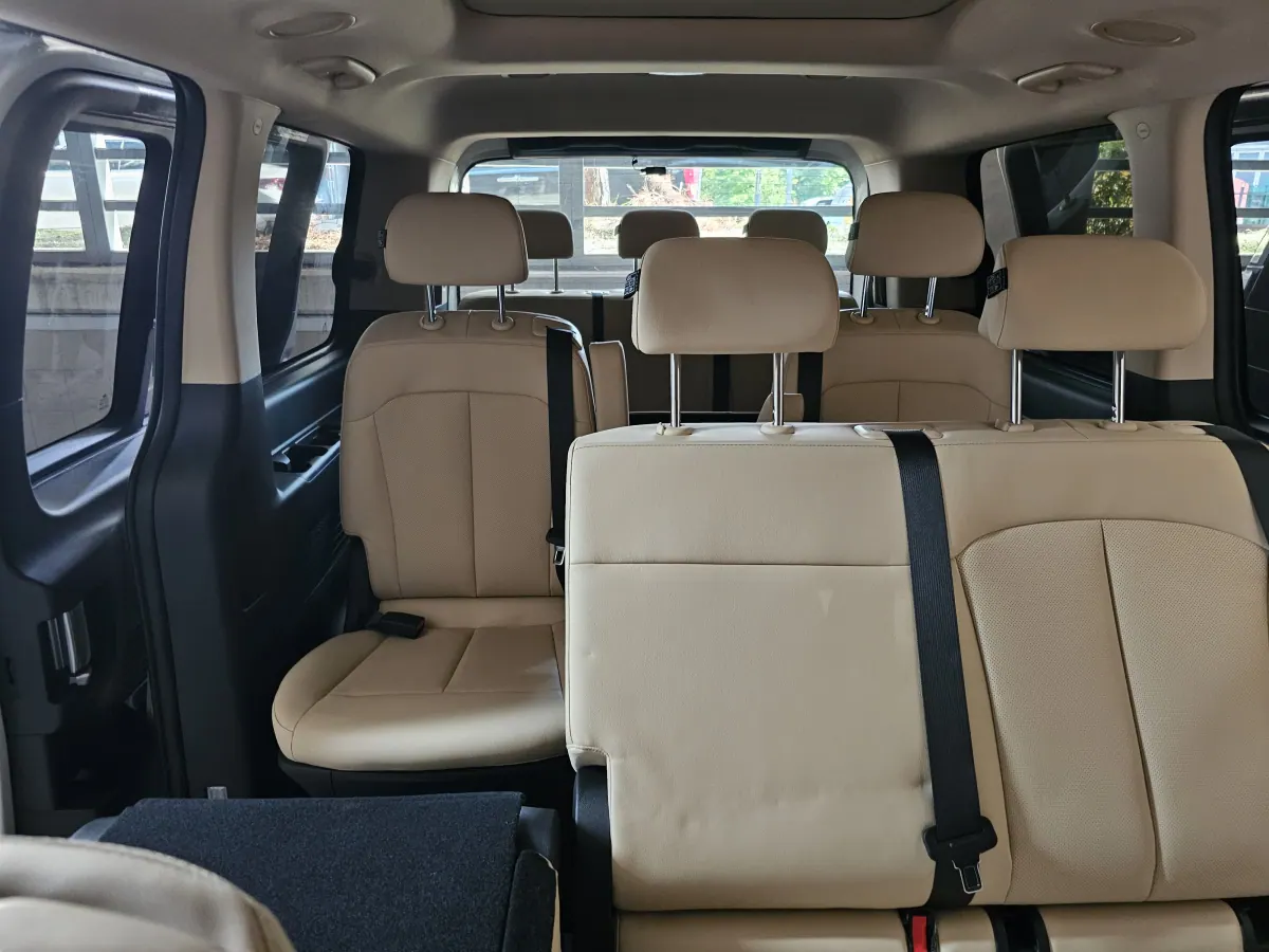 Staria 11seater details