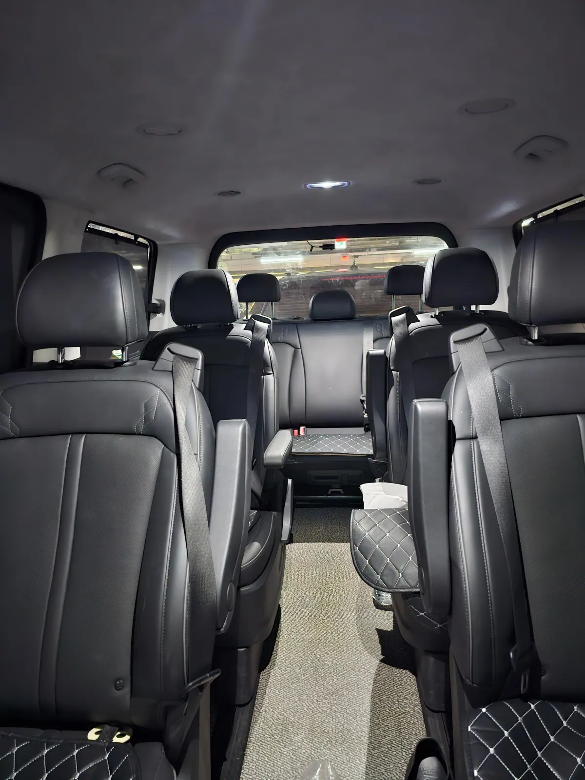 Staria Lounge model(9-seater) details