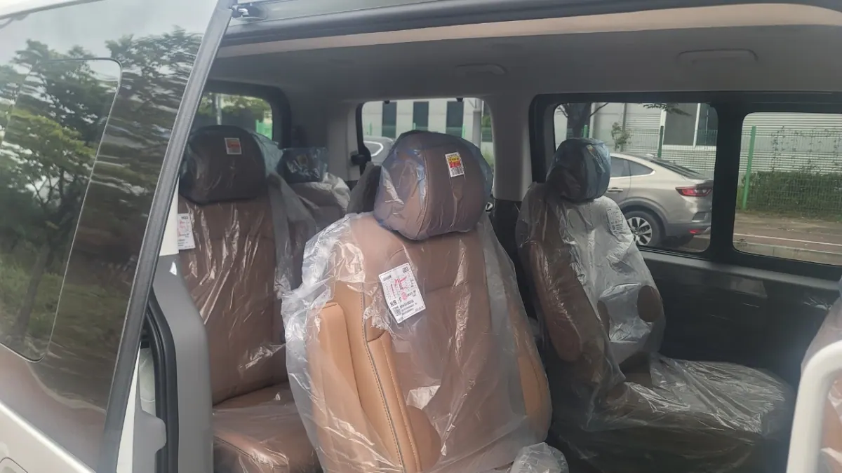 Staria Lounge model(9-seater) details
